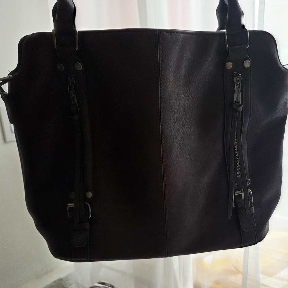 Elegant Black Leather Men's Bag